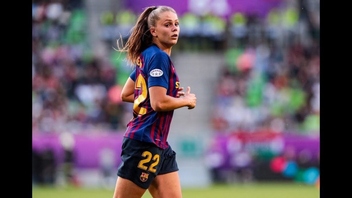 Martens membuat comeback di tempat latihan di FC Barcelona setelah cedera jari kaki